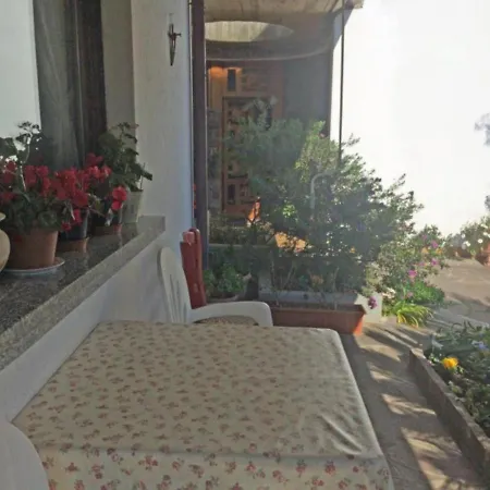 Casa Maria App Maria Mit Pool In Manerba Gardasee アパート Montinelle
